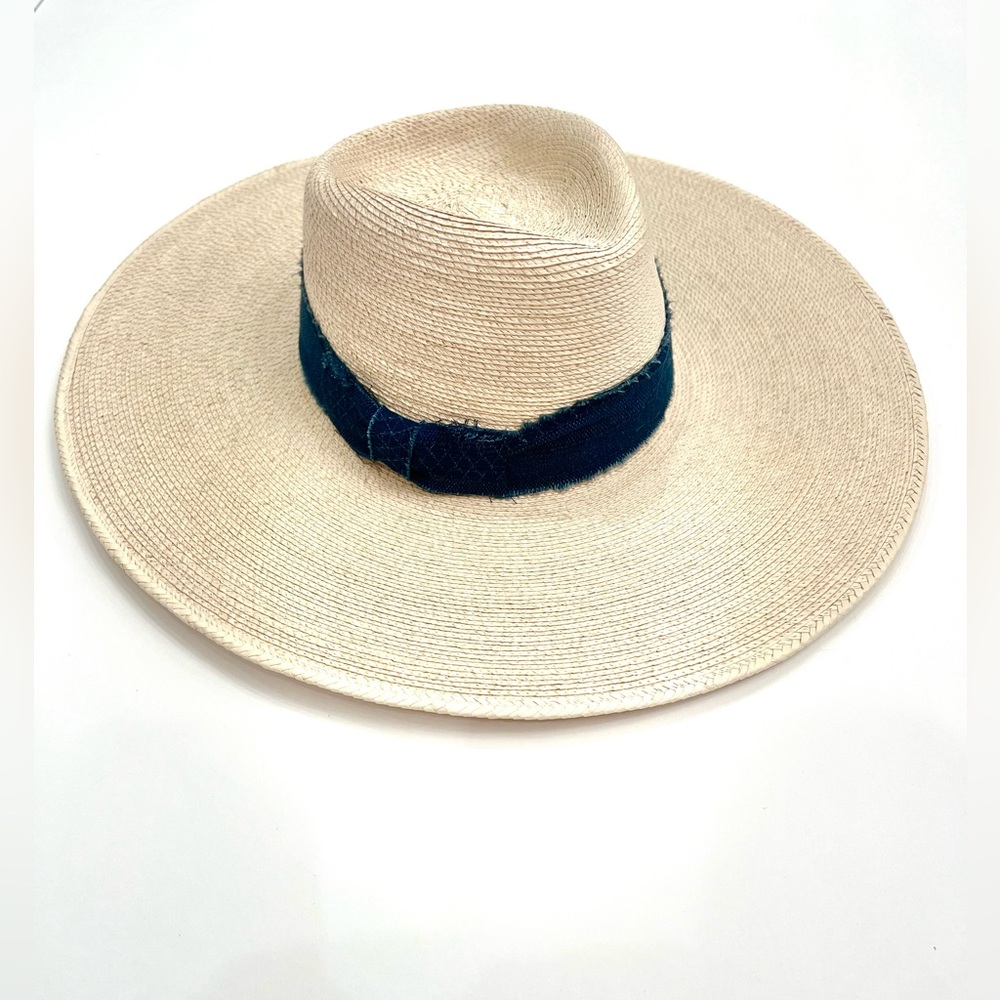 Satya Twena Woman Beige Straw Embroider  Summer Style Hat.